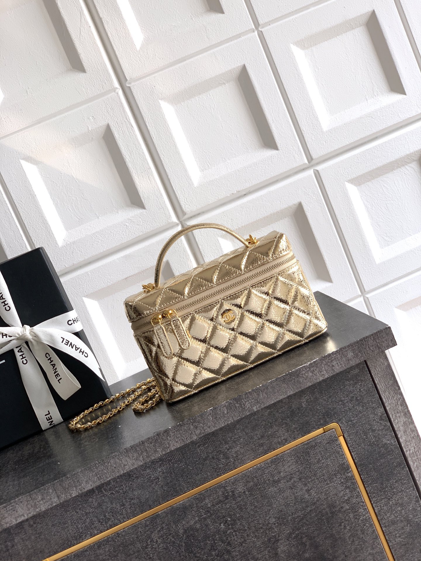 Ch**el Vanity with Chain 17x19x5cm