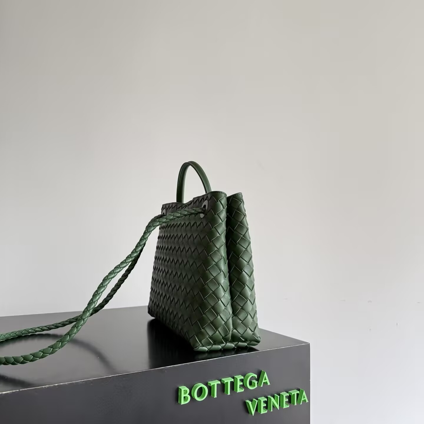B0tt*ga Ven*ta Medium Andiamo 32x25x11CM