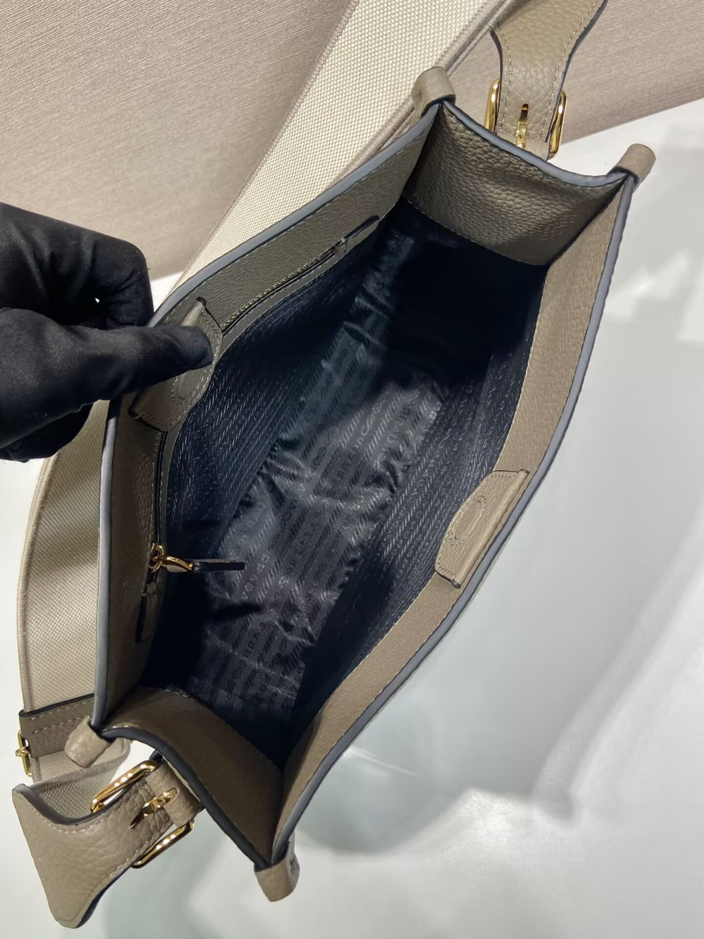 Pra*a Leather Shoulder Bag 30x28x12cm