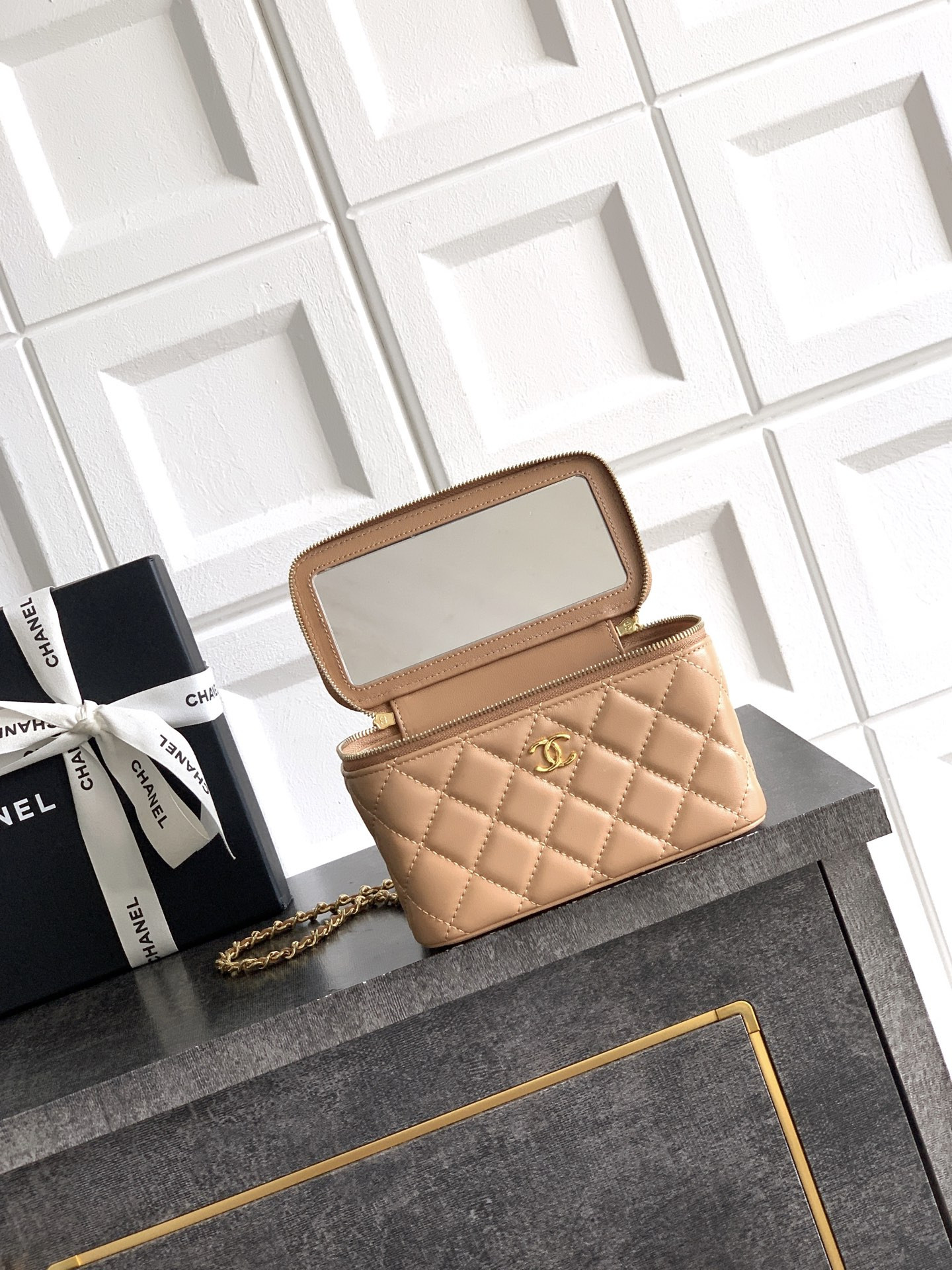 Ch**el classic vanity with chain handbag 17x9.5x8cm