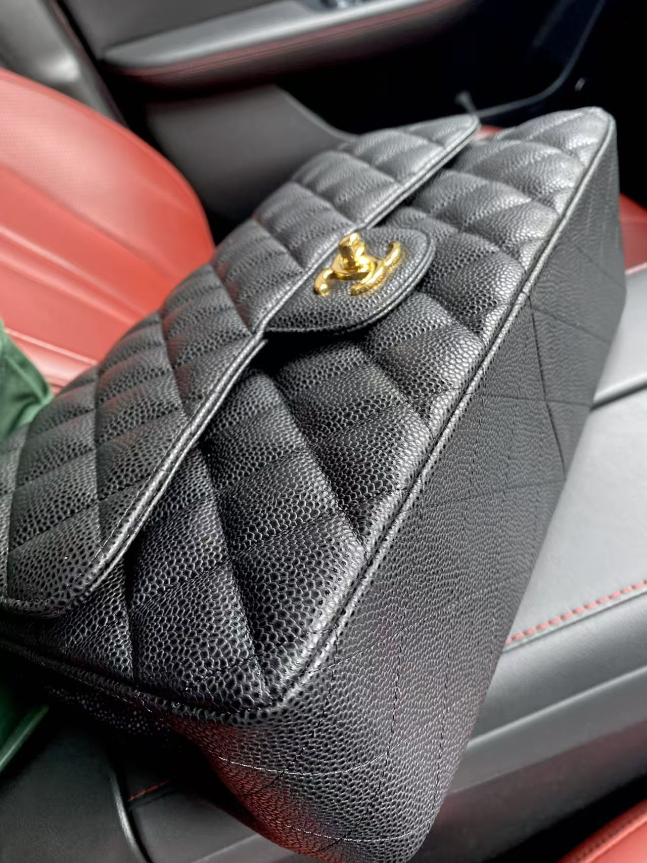 Ch**el Classic Flap Jumbo 30cm CF Black Gold 19.5x30x10cm