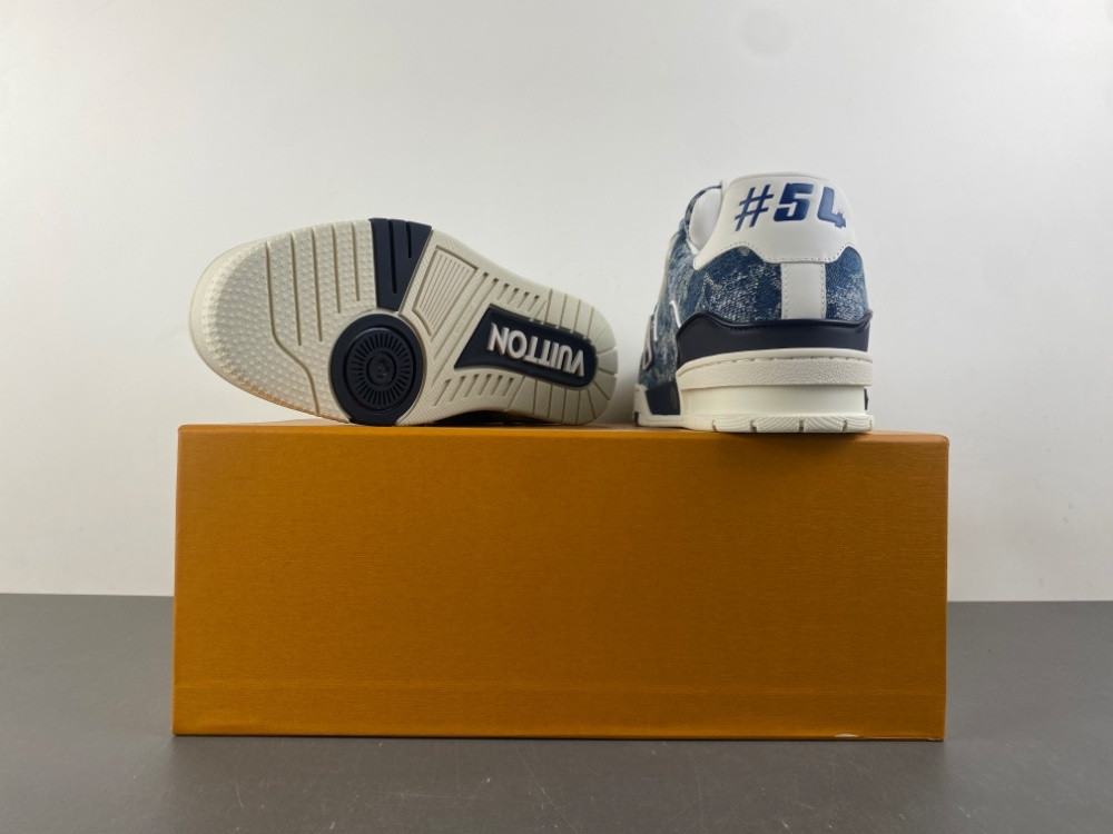 UA LV trainer Sneakers