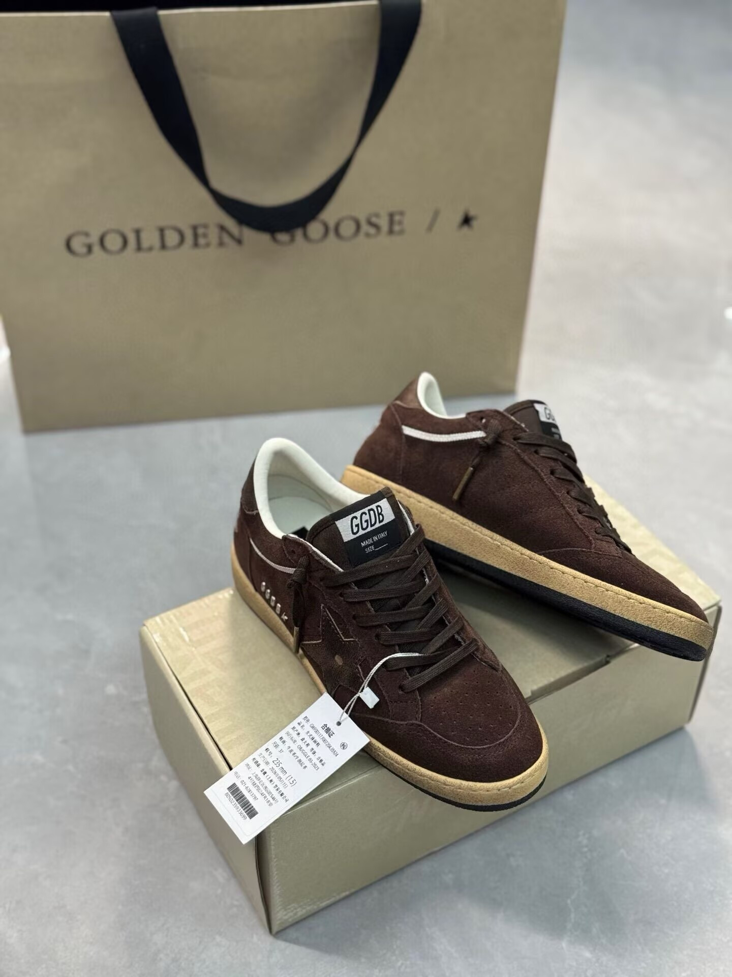 UA G01den G003e S*per-Star Sneaker