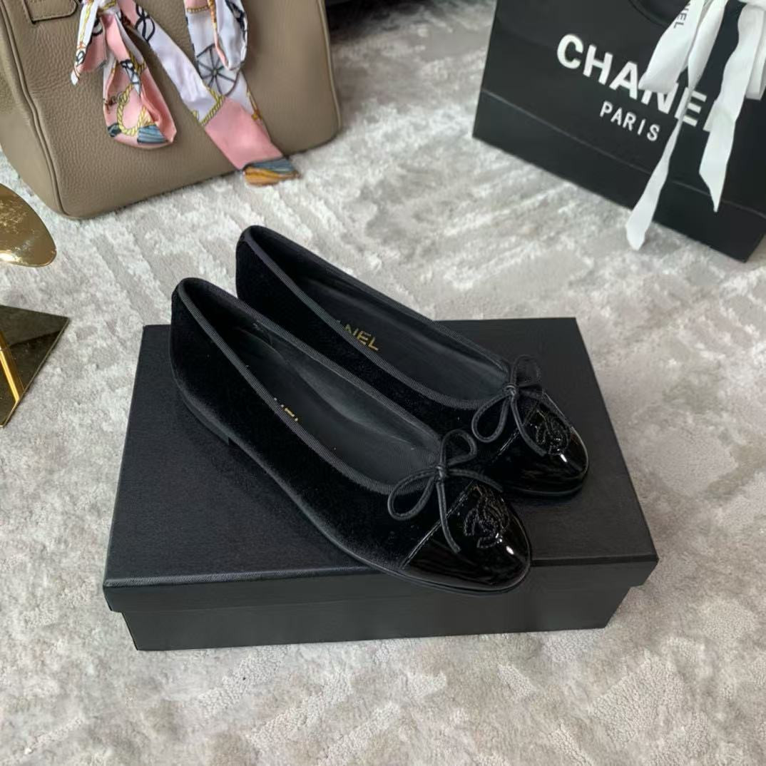 UA Ch**el BALLET FLATS
