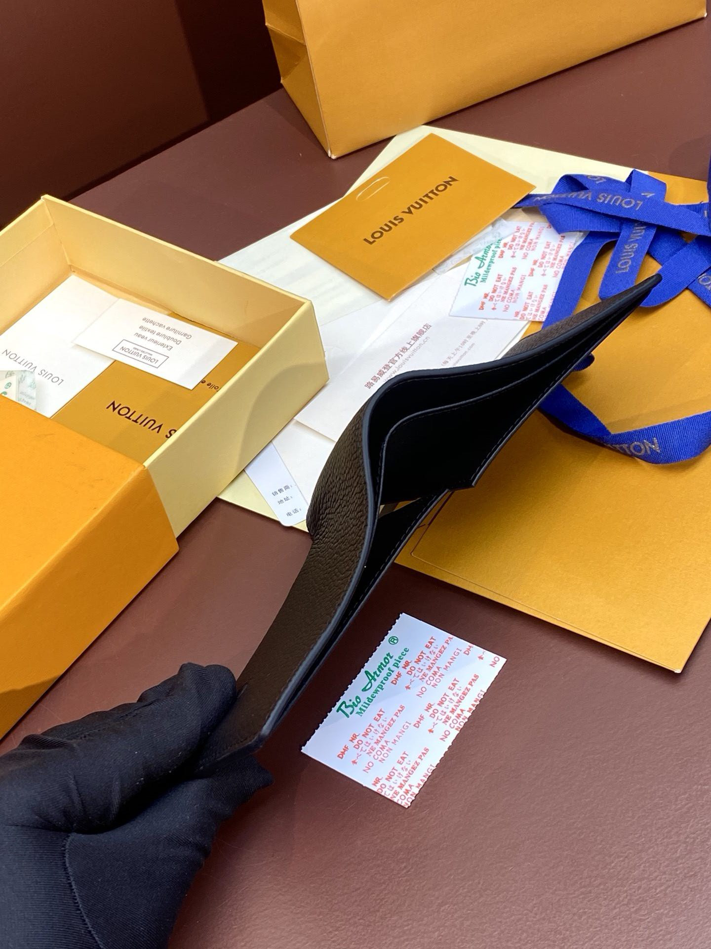 LV Slender Wallet M83128 11x8.5x2cm