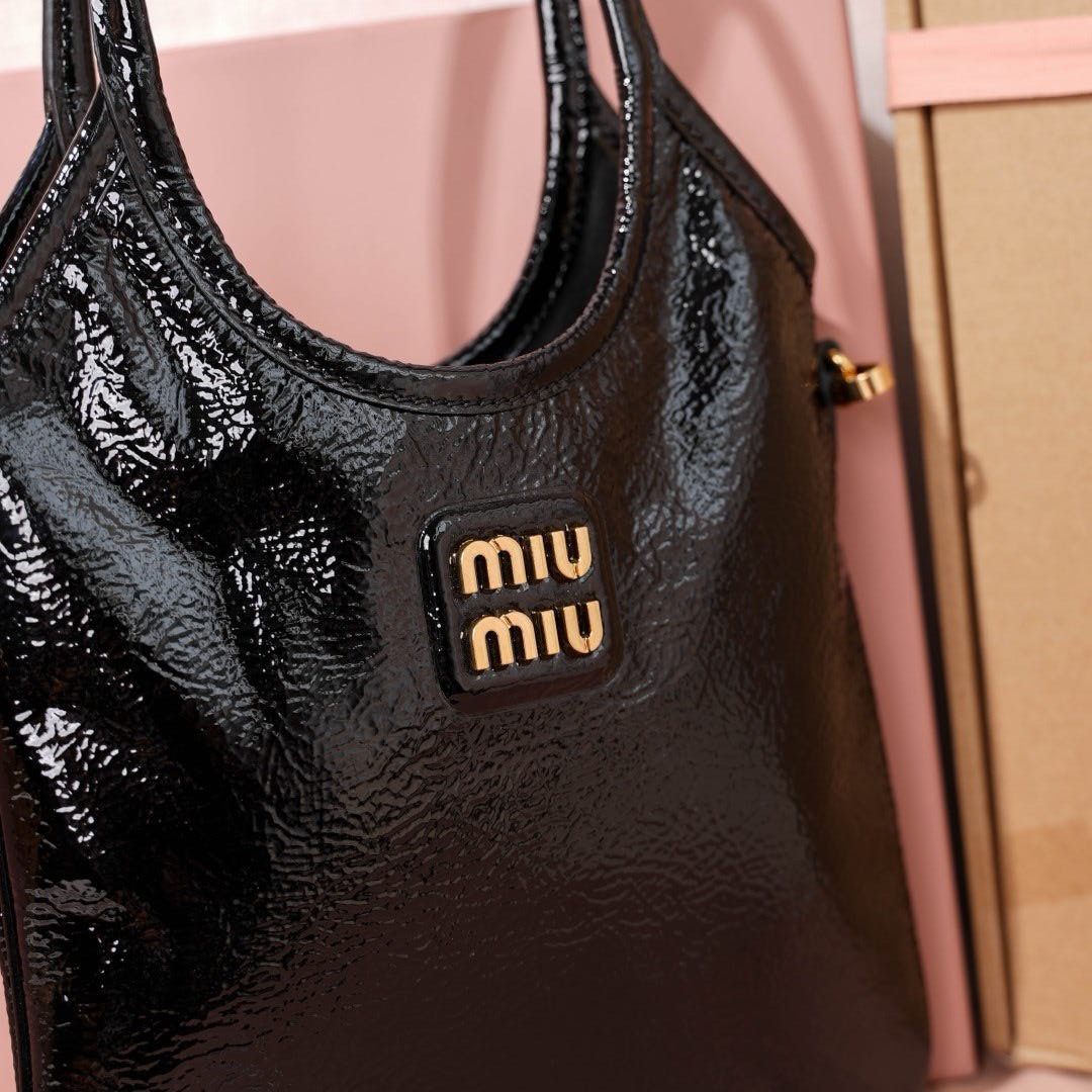 Miu Miu IVY leather handbag 20x 24 cm