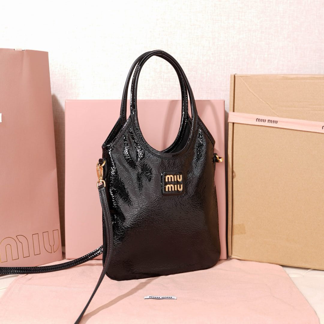 Miu Miu IVY leather handbag 20x 24 cm