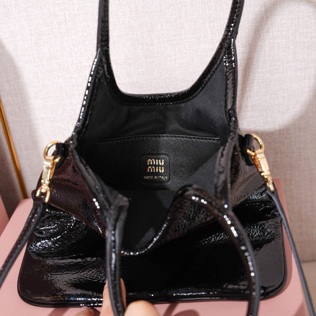 Miu Miu IVY leather handbag 20x 24 cm