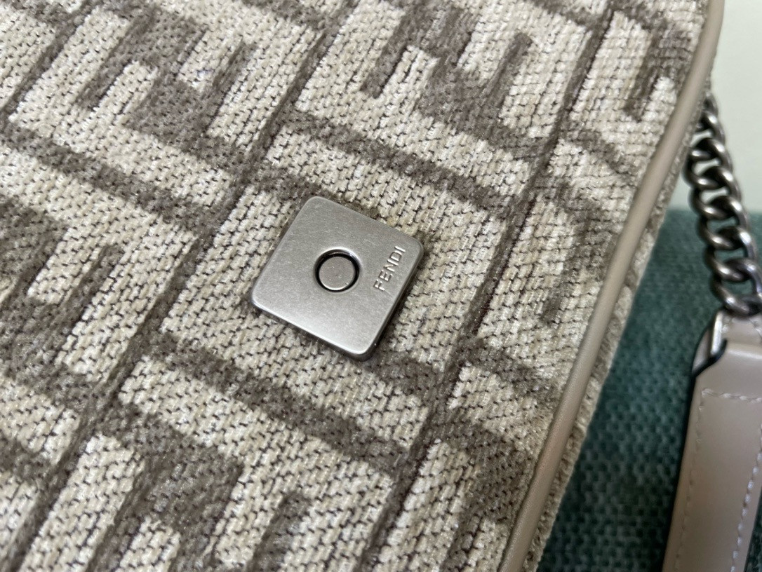 F**di Baguette Chain Midi dove gray tapestry fabric bag with FF motif SILVER 14.5x7x24 cm