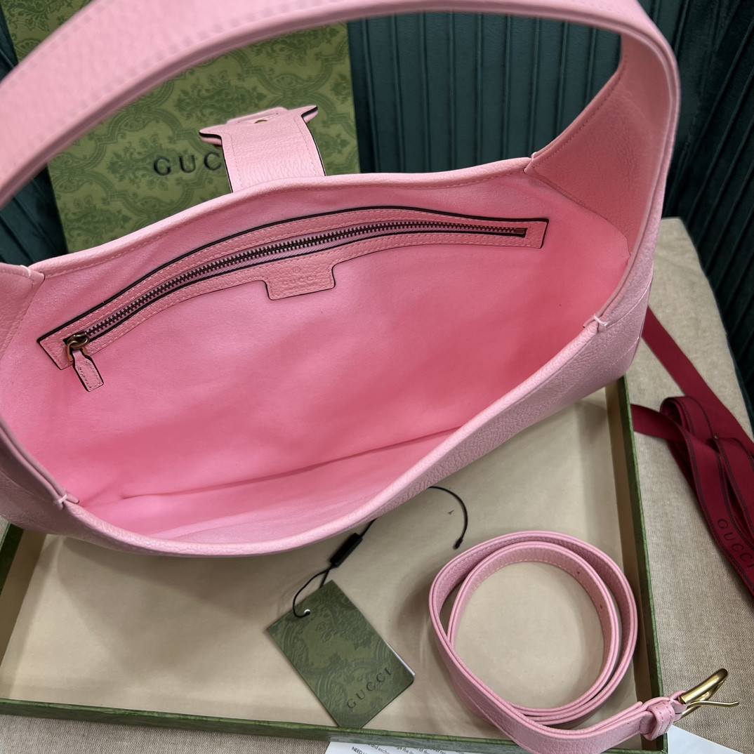 Gvc*1 Aphrodite medium shoulder 15.3x 15x 8 inches