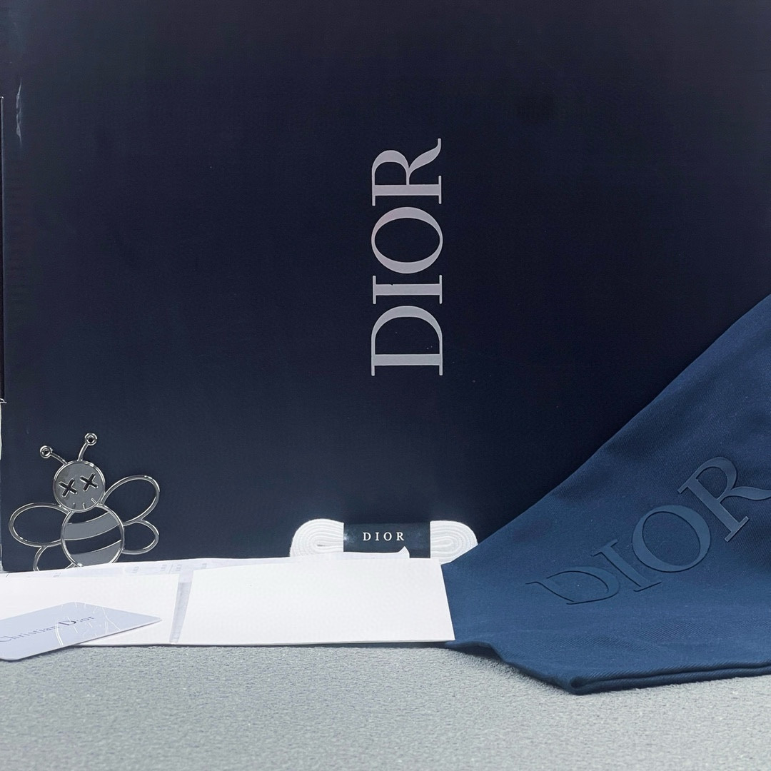 UA D10r B23 High Black White