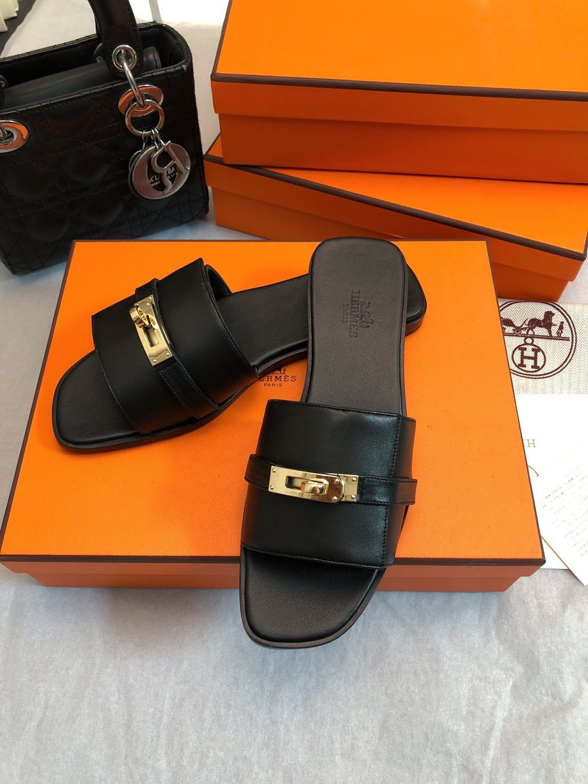 UA H**me5 Giulia sandal