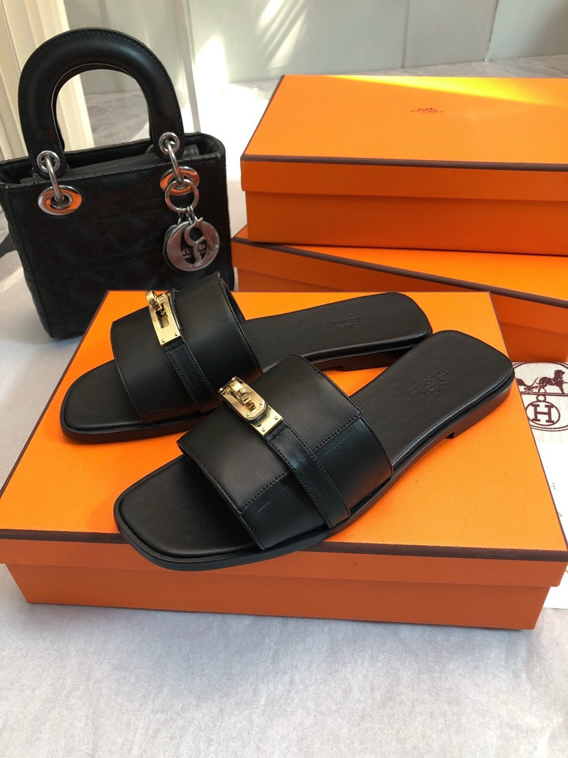 UA H**me5 Giulia sandal