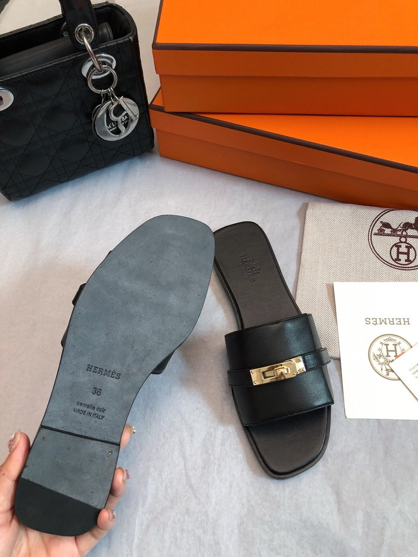 UA H**me5 Giulia sandal