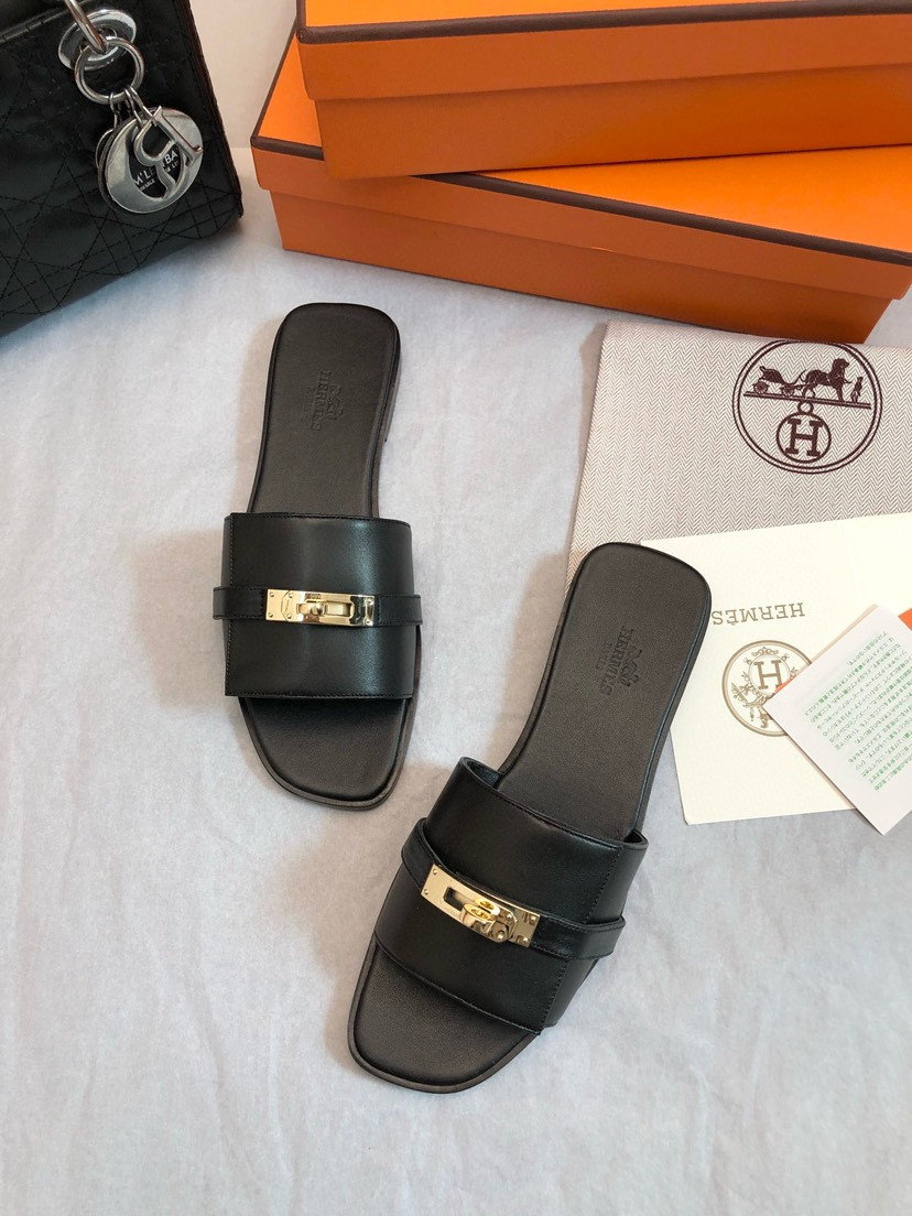 UA H**me5 Giulia sandal