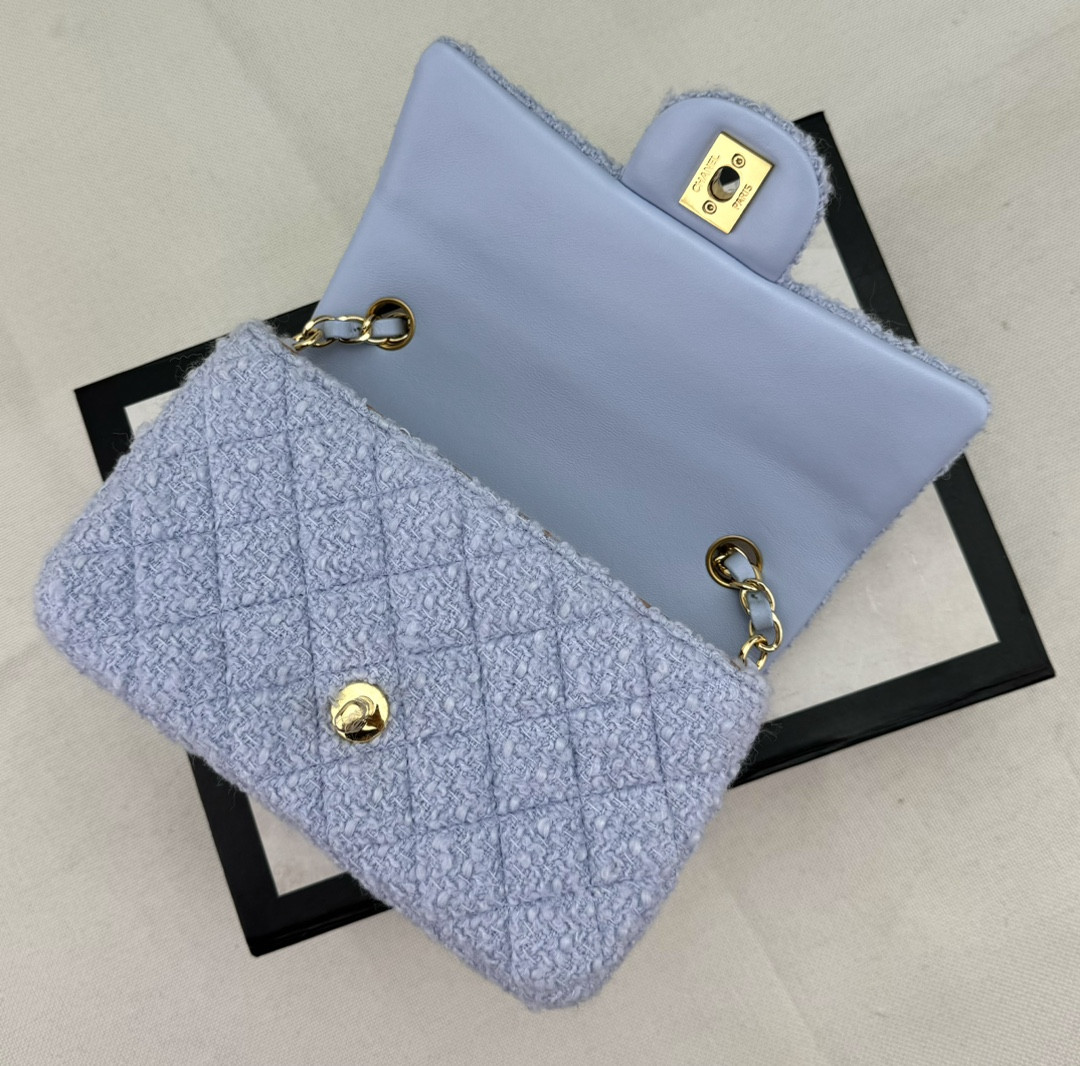 Ch**el MINI CLASSIC 11.12 HANDBAG 20 12 × 20 × 6 cm