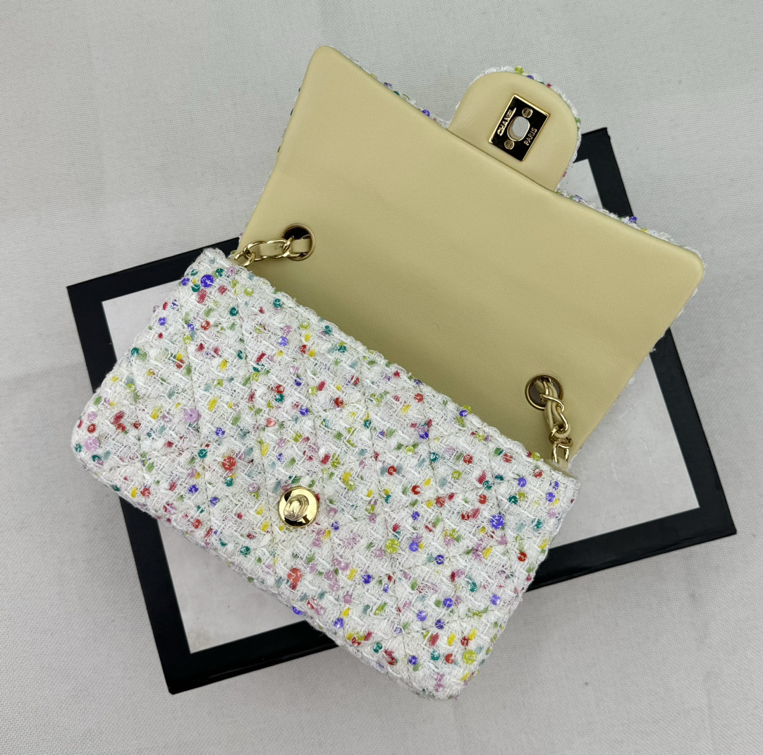 Ch**el MINI CLASSIC 11.12 HANDBAG 20 12 × 20 × 6 cm