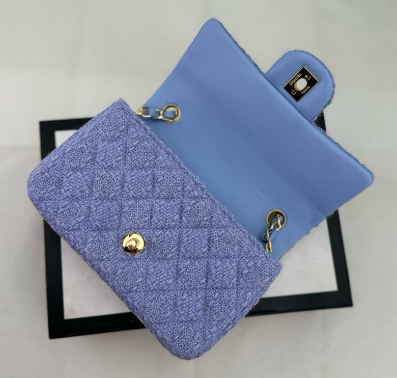 Ch**el MINI CLASSIC 11.12 HANDBAG 20 12 × 20 × 6 cm