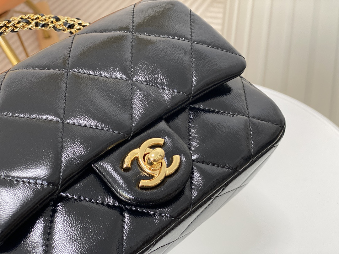 Ch**el WALLET ON CHAIN   19x13x7cm