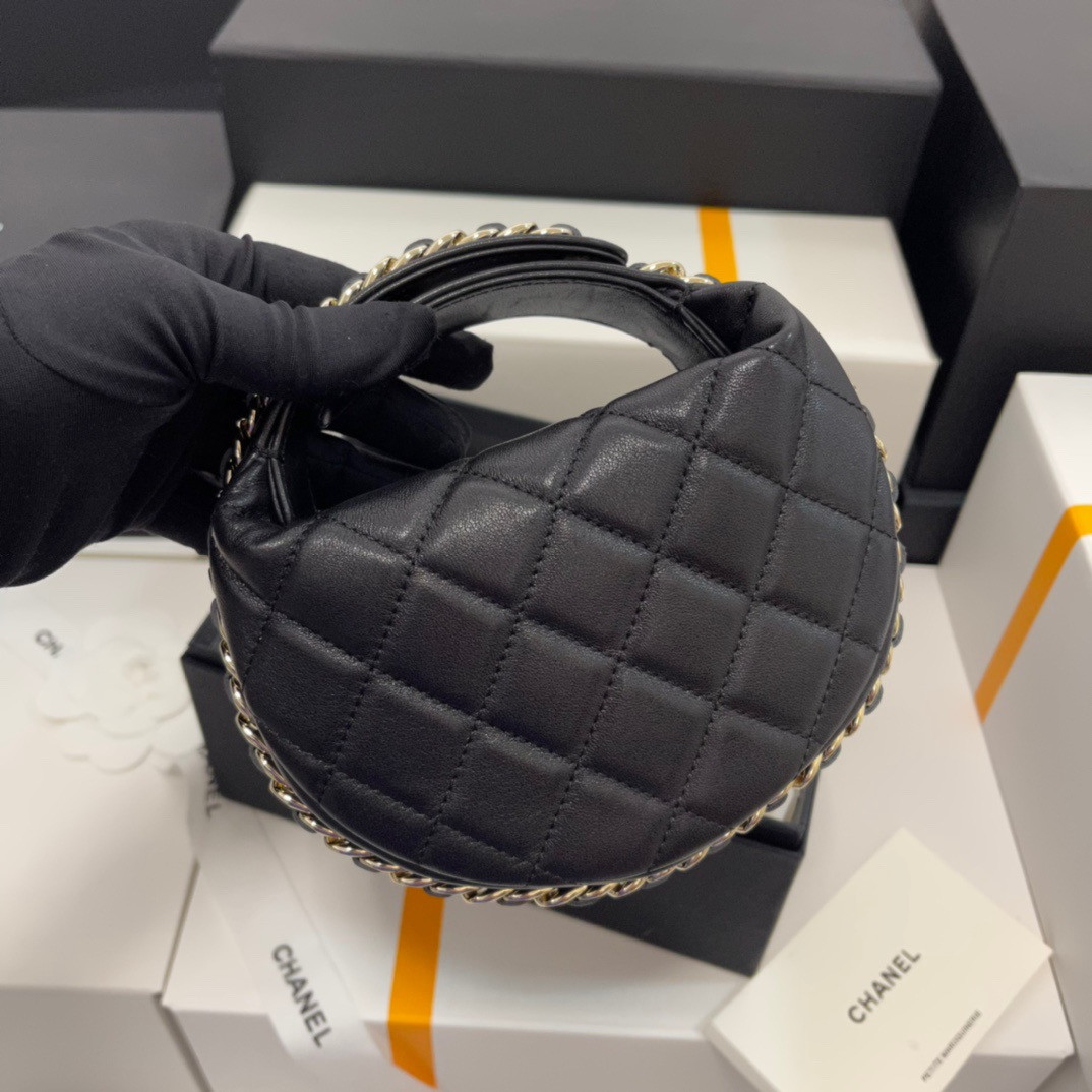 Ch**el 23C 16x16x5.5cm