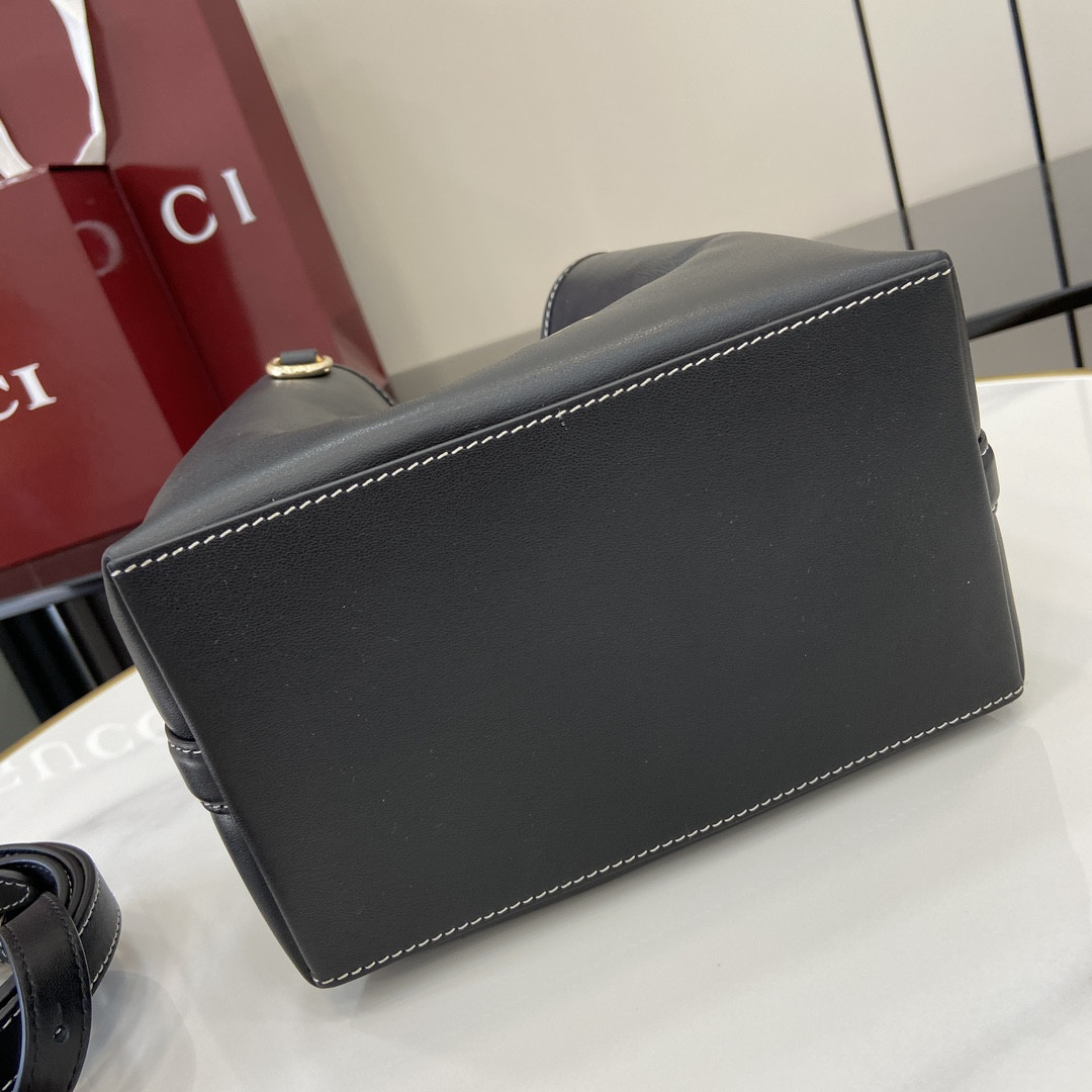 Gvc*1 Mini  Emblem 19x18x11cm