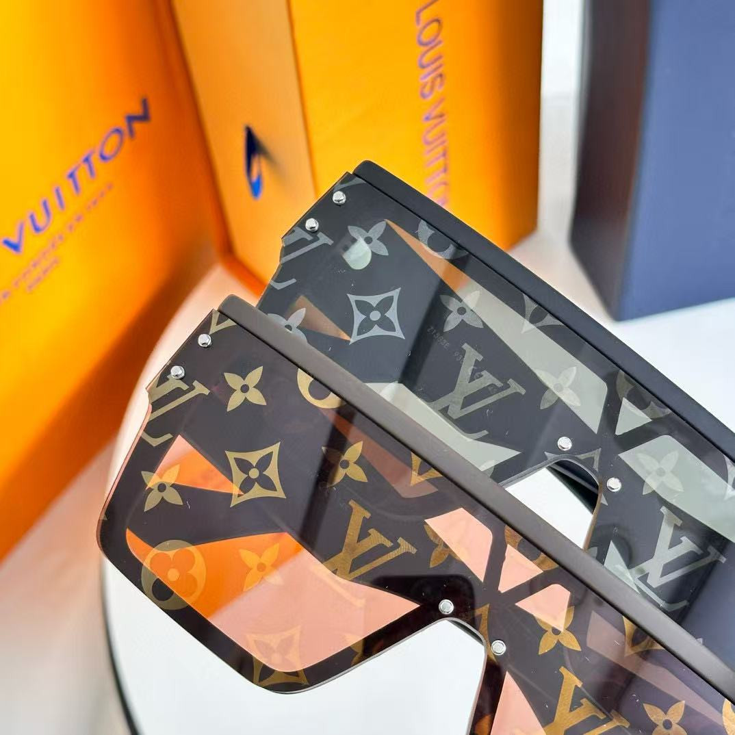 LV Glasses Z1583E