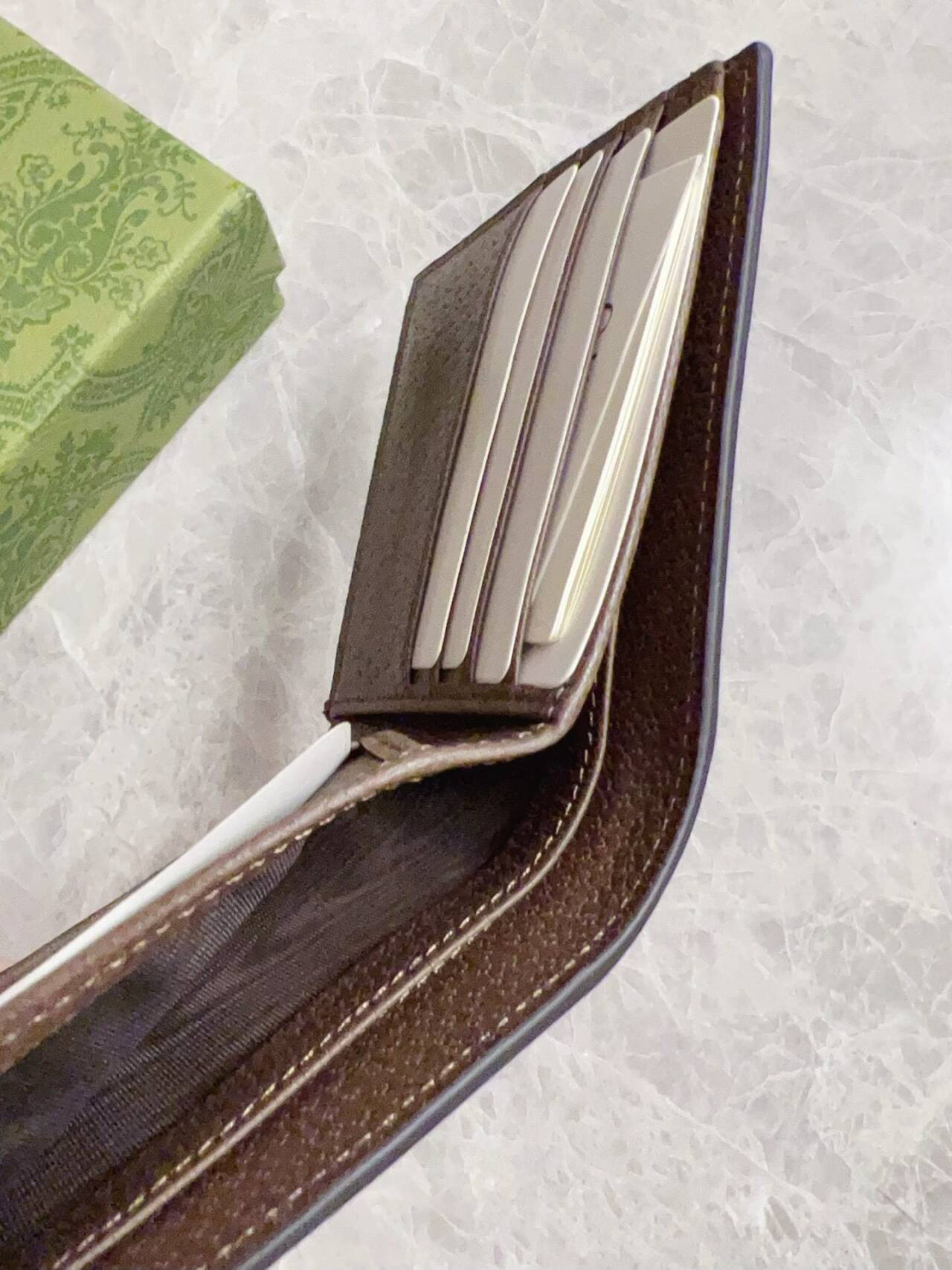 Gvc*1 Brown Interior GG Bi-fold Wallet 10x8.9cm