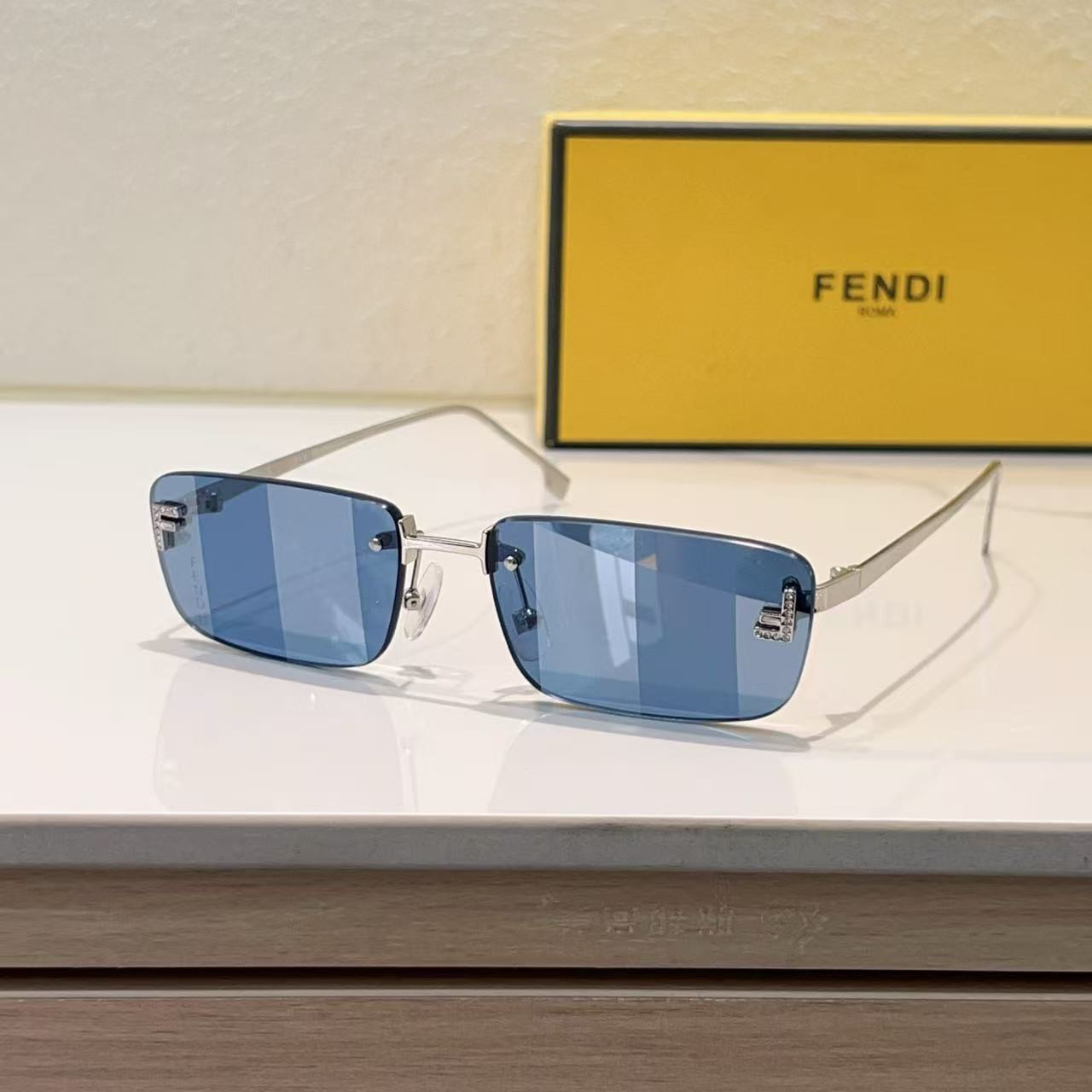 FENDI Glasses FE4172US