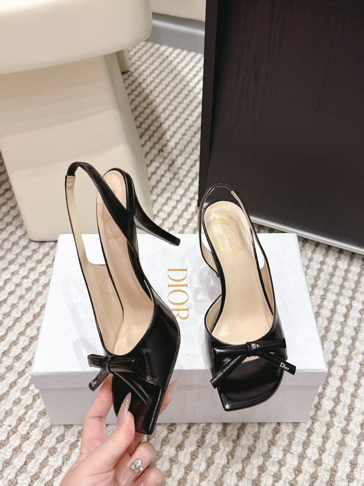 ua D10r bow heeled slingback sandal