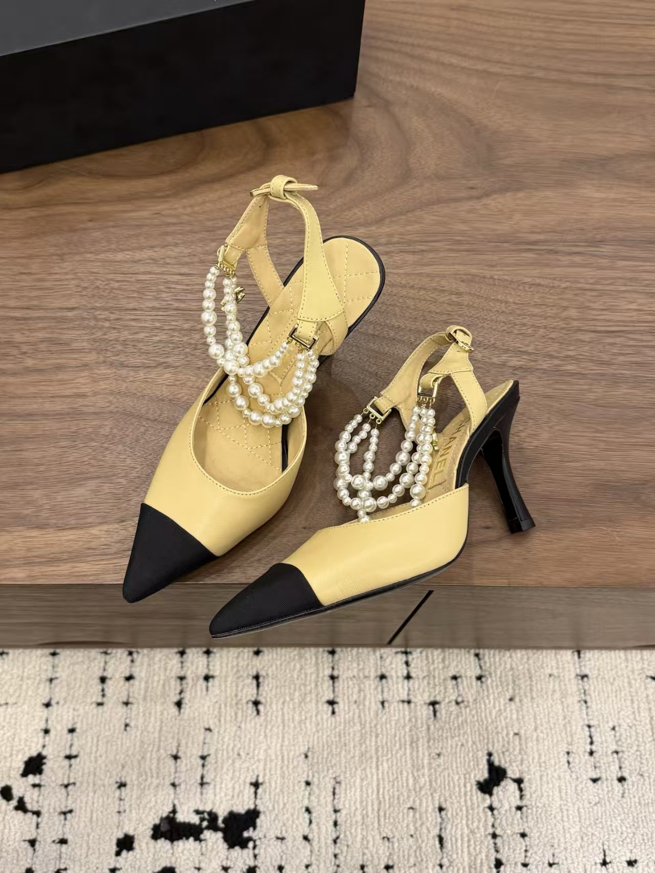 ua Ch**el slingbacks 7.5cm heel