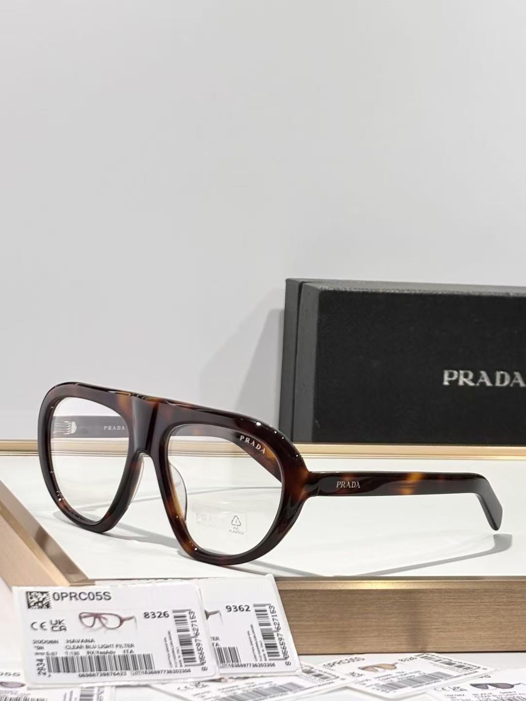 Pra*a glasses