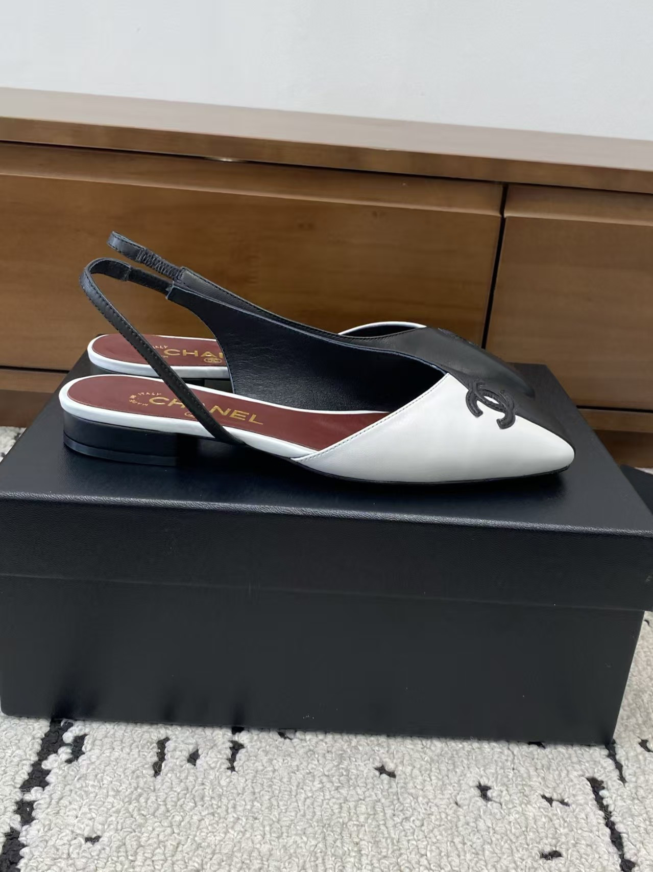 ua Ch**el slingback flats