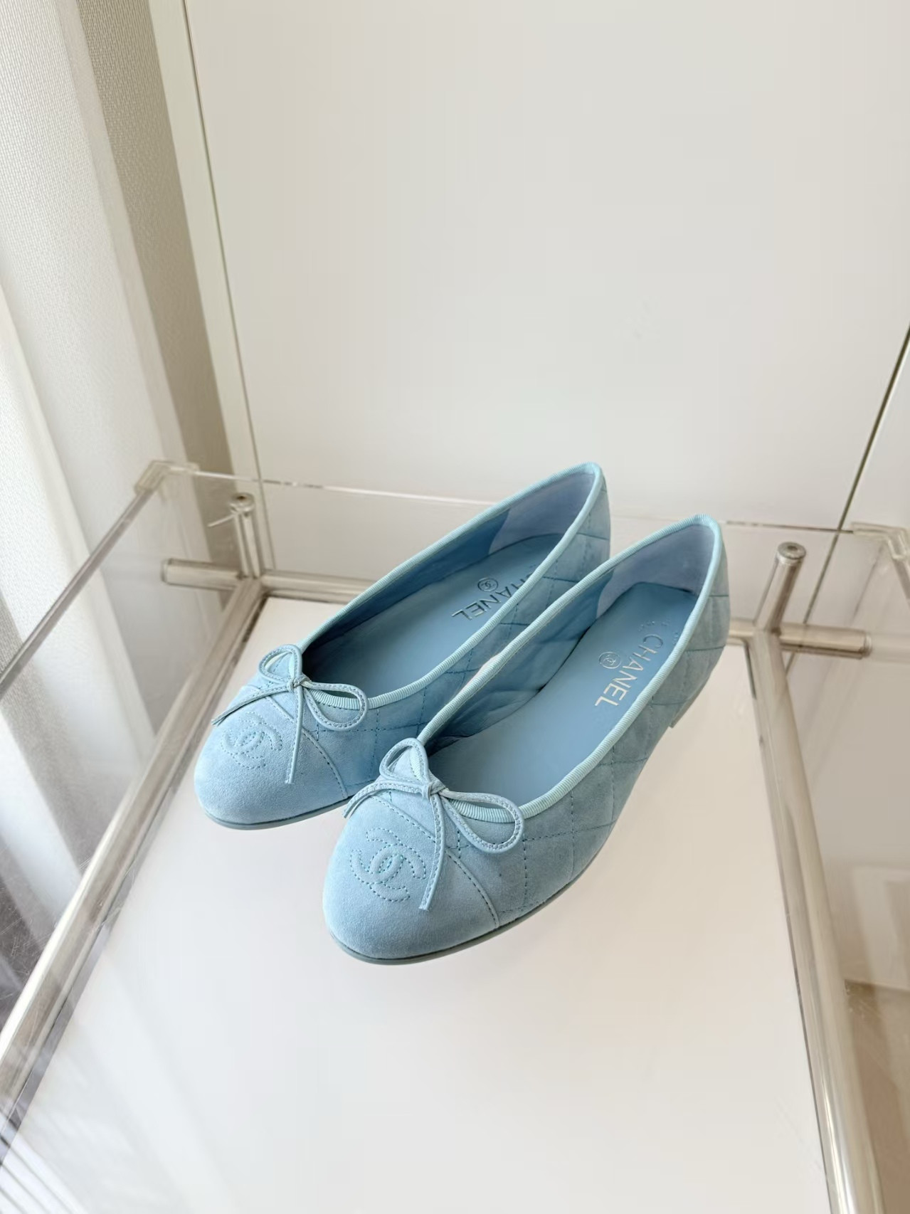ua Ch**el ballet flats