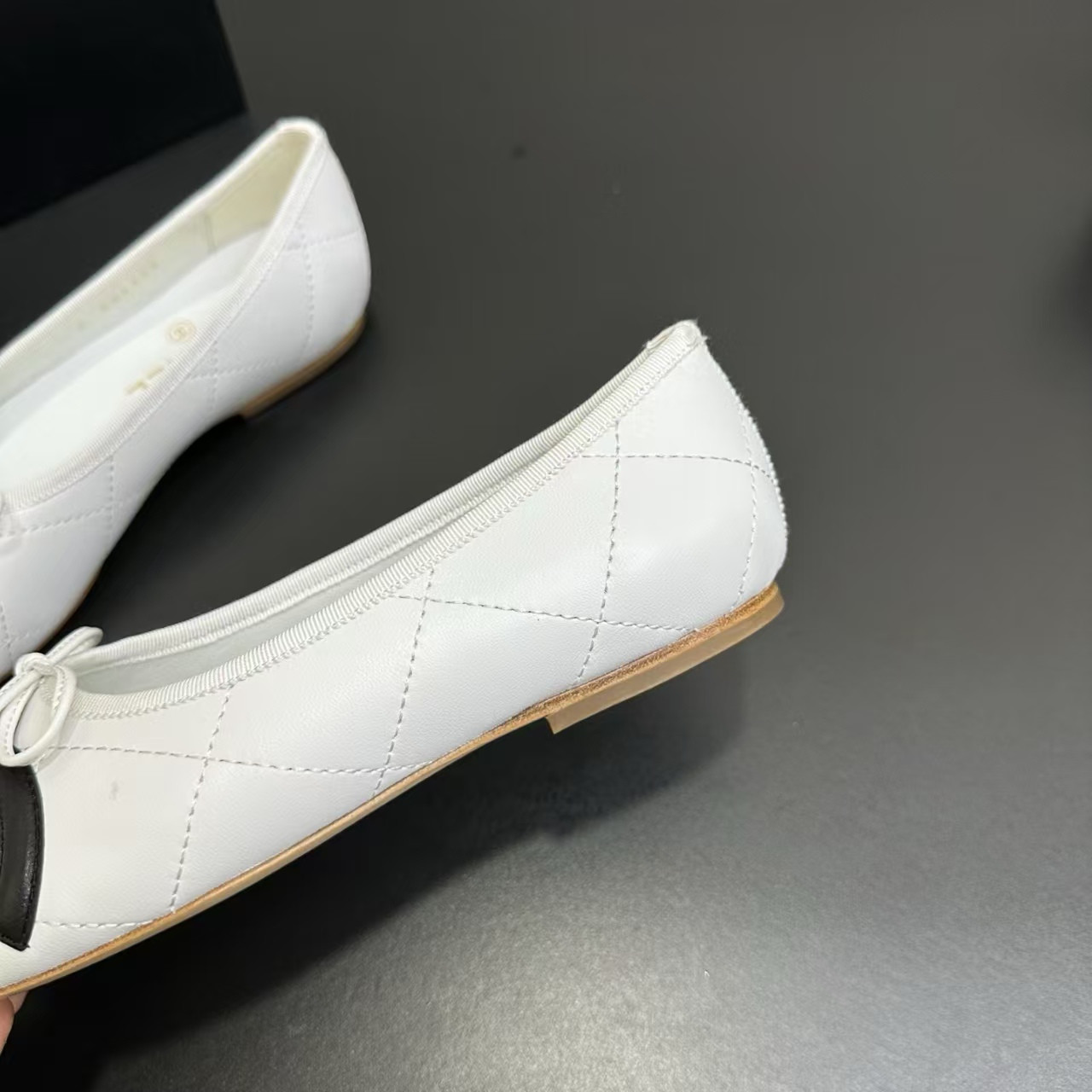 ua Ch**el ballet flat
