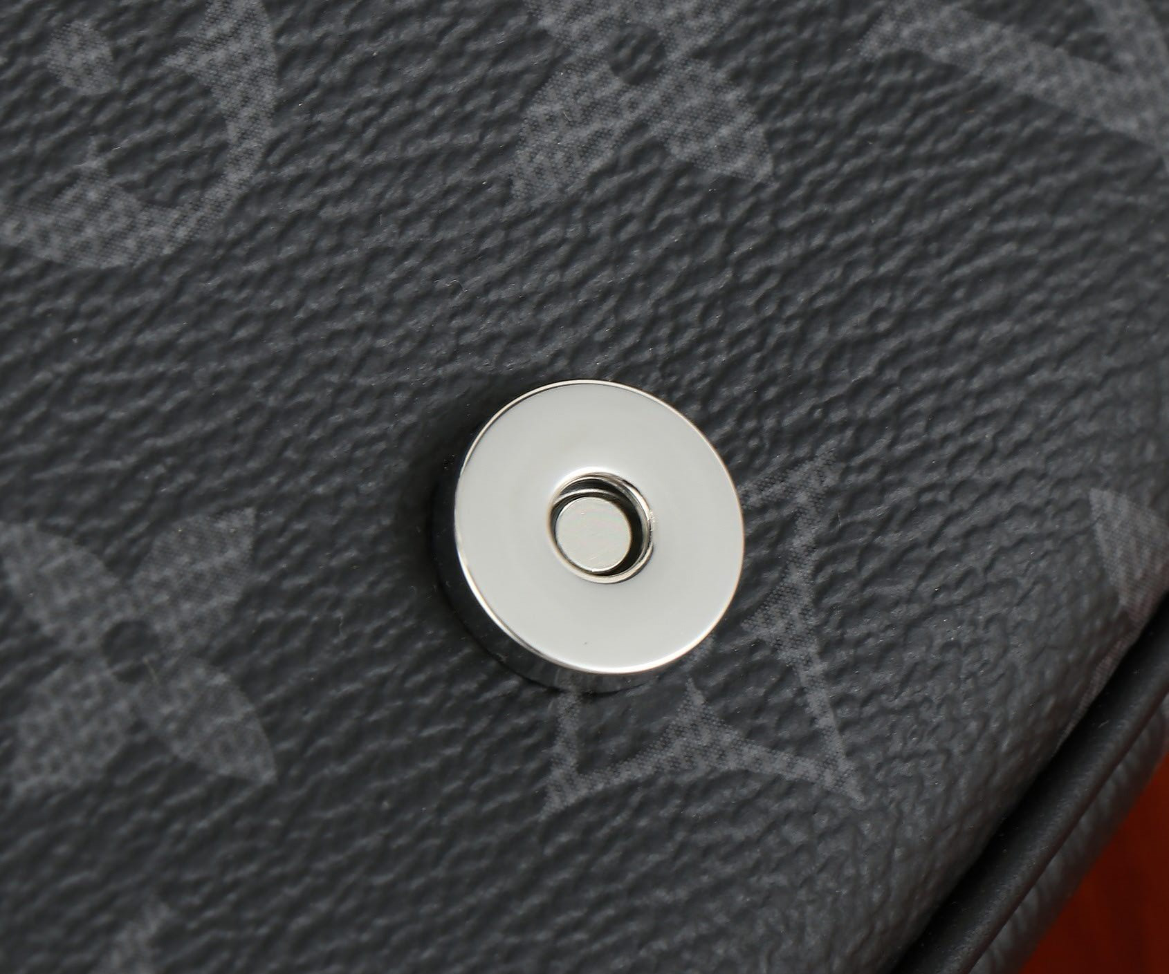 LV Montsouris Messenger PM M12519 20x17x7cm