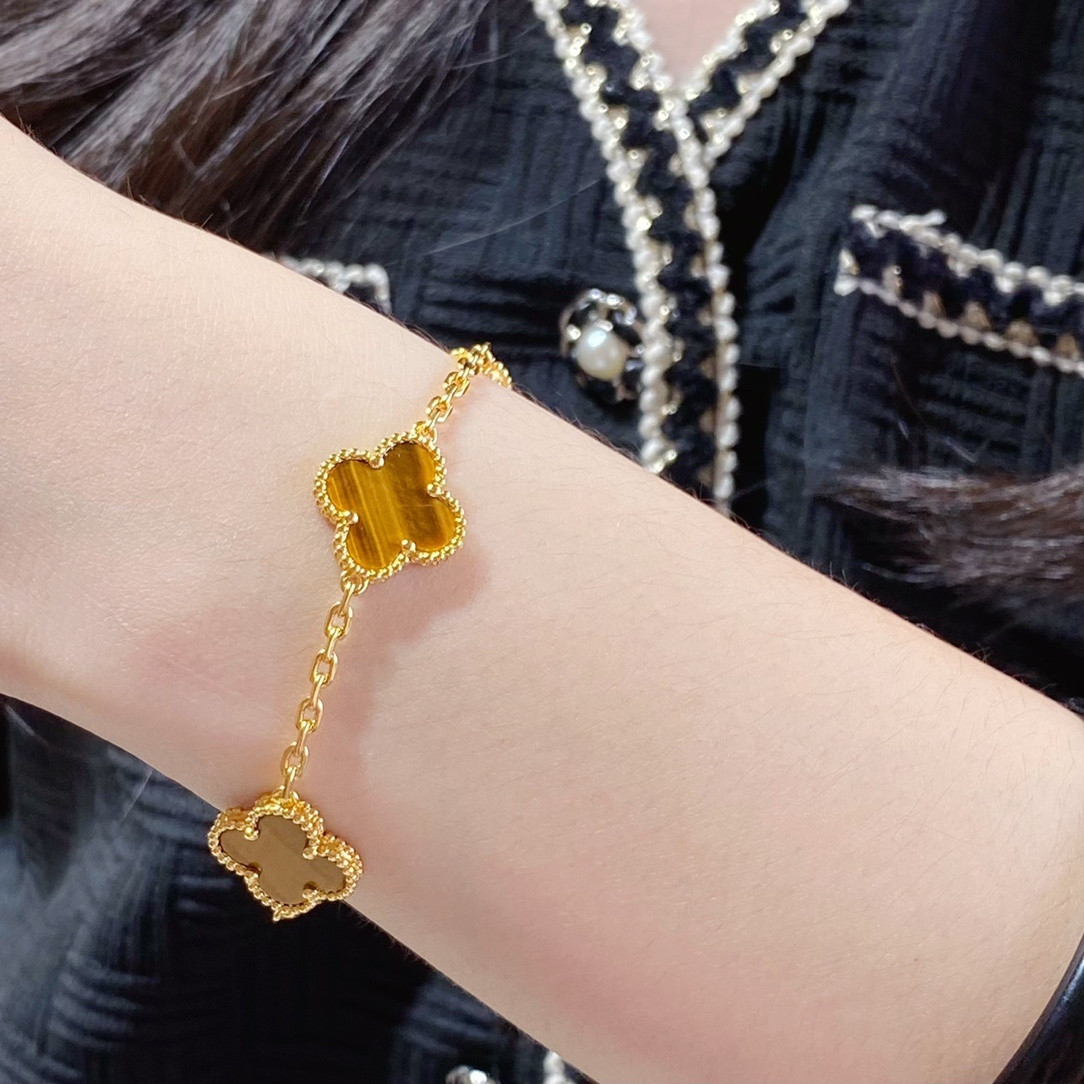 V*n Cl**f & Arpels Yellow Tiger Eye five-flowered four-leaf clover Bracelet Chain length approx.19cm