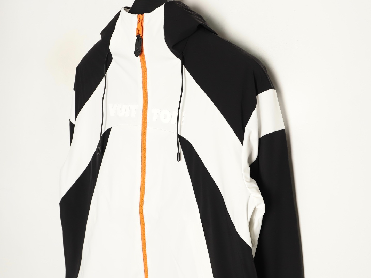 L0vis Vvtt0n 25FW Padded jacket