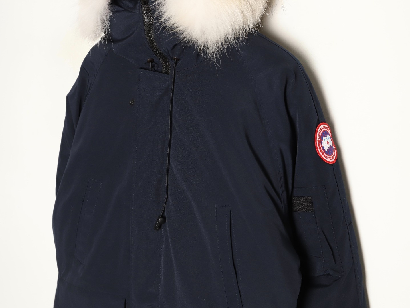 Can*a G00se Short Puffer jacket