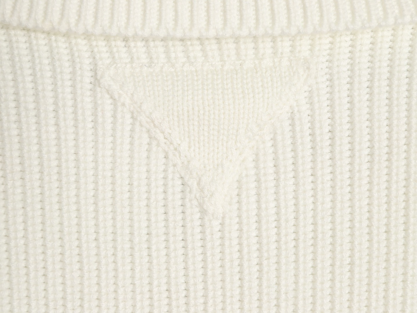 Pra*a Knitting Sweaters