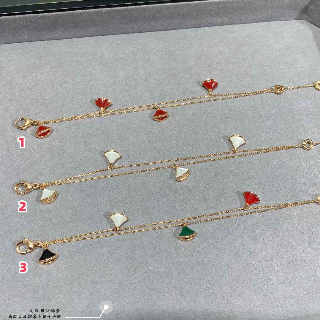 Bv1g*ai Four mini skirts Bracelet