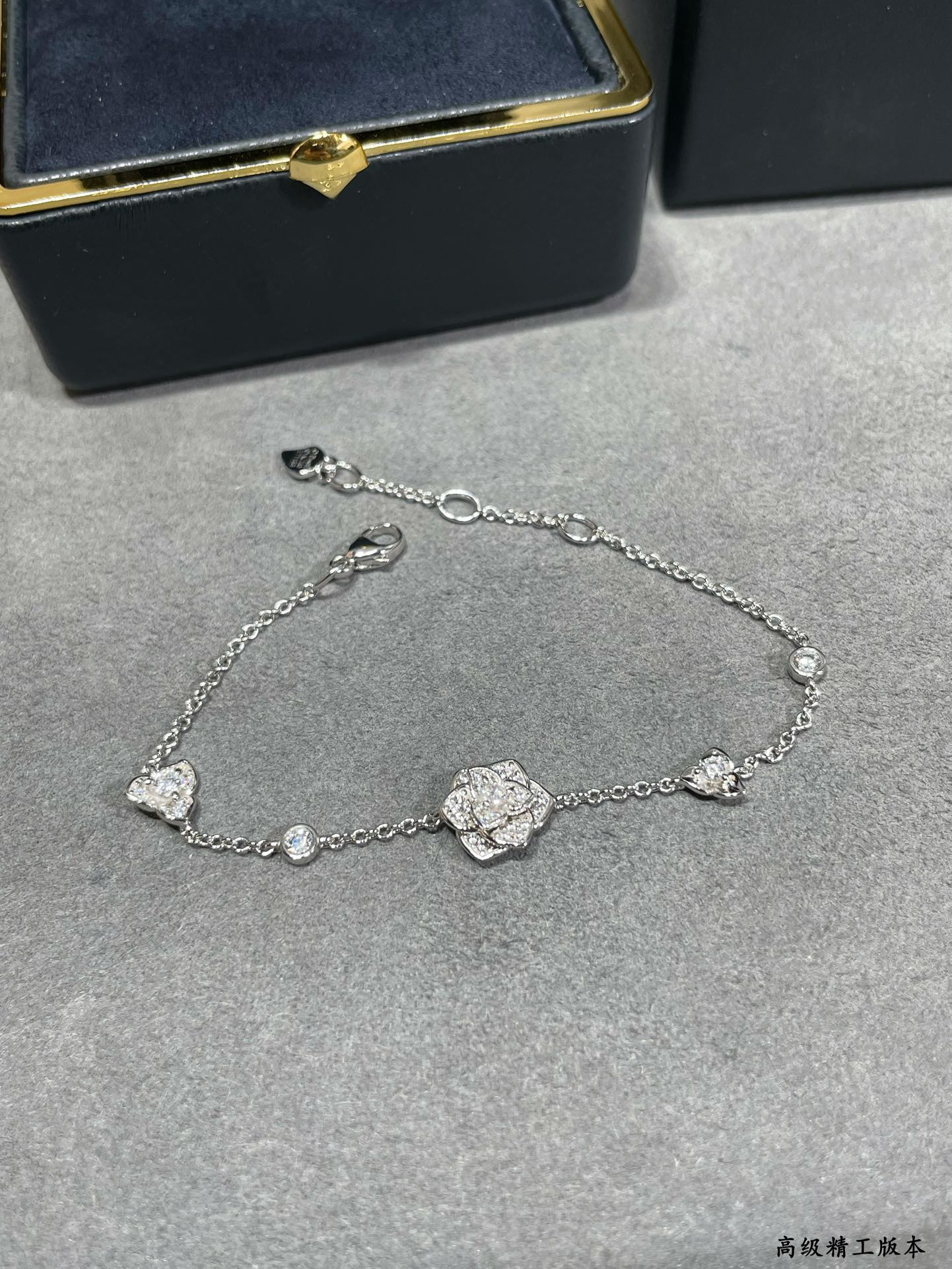 Piaget fully D1am0nd-encrusted flower Bracelet