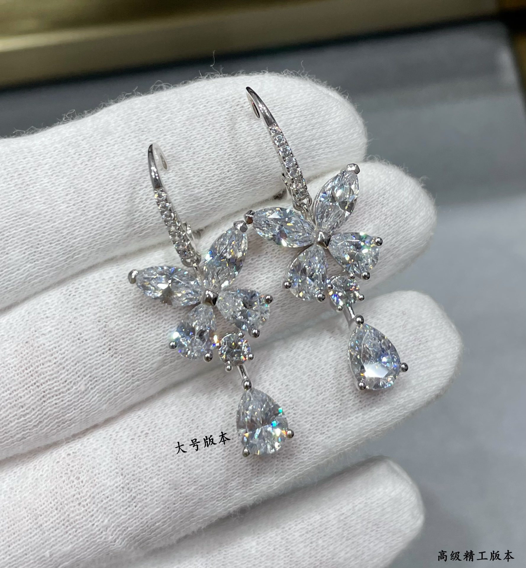 Graff D1am0nd-encrusted Butterfly Stud Earrings Ag925