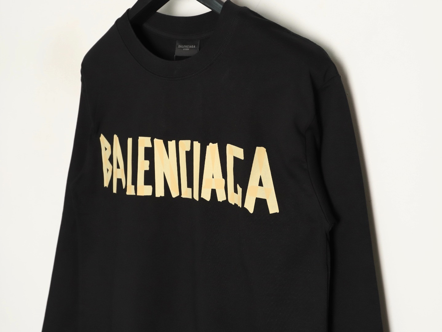 Ba1en*iaga Long-sleeved T-shirt