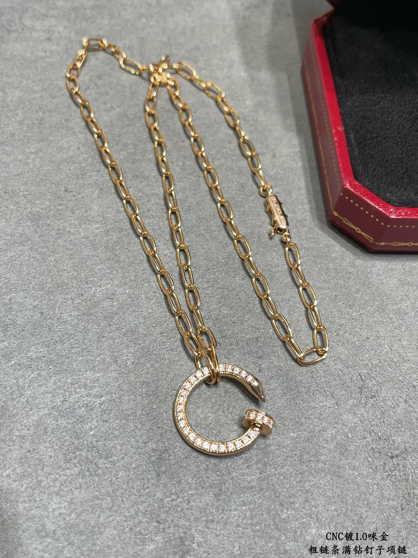 Ca*t1er Thick chain full of D1am0nd nail Necklace