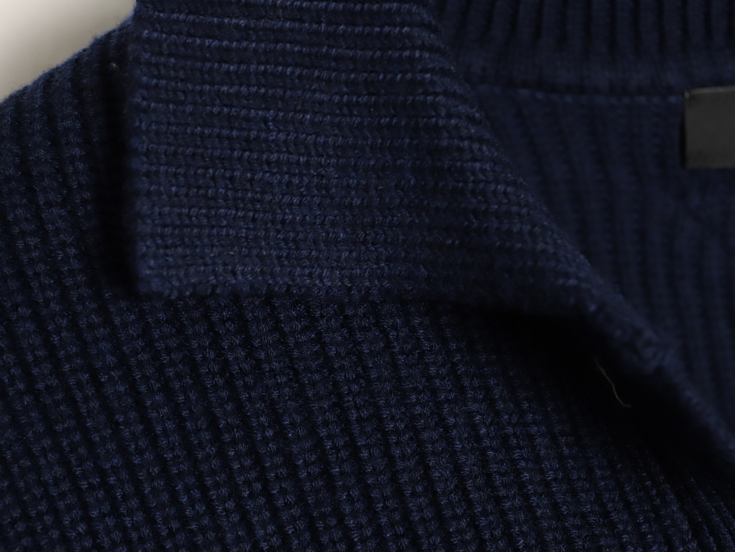 Pra*a Knitting Sweaters