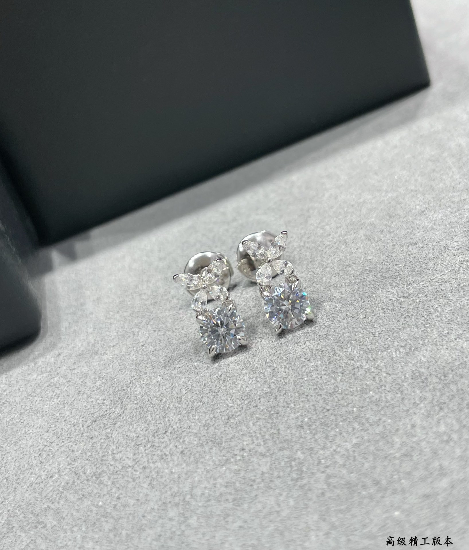 Graff D1am0nd-encrusted Butterfly Stud Earrings