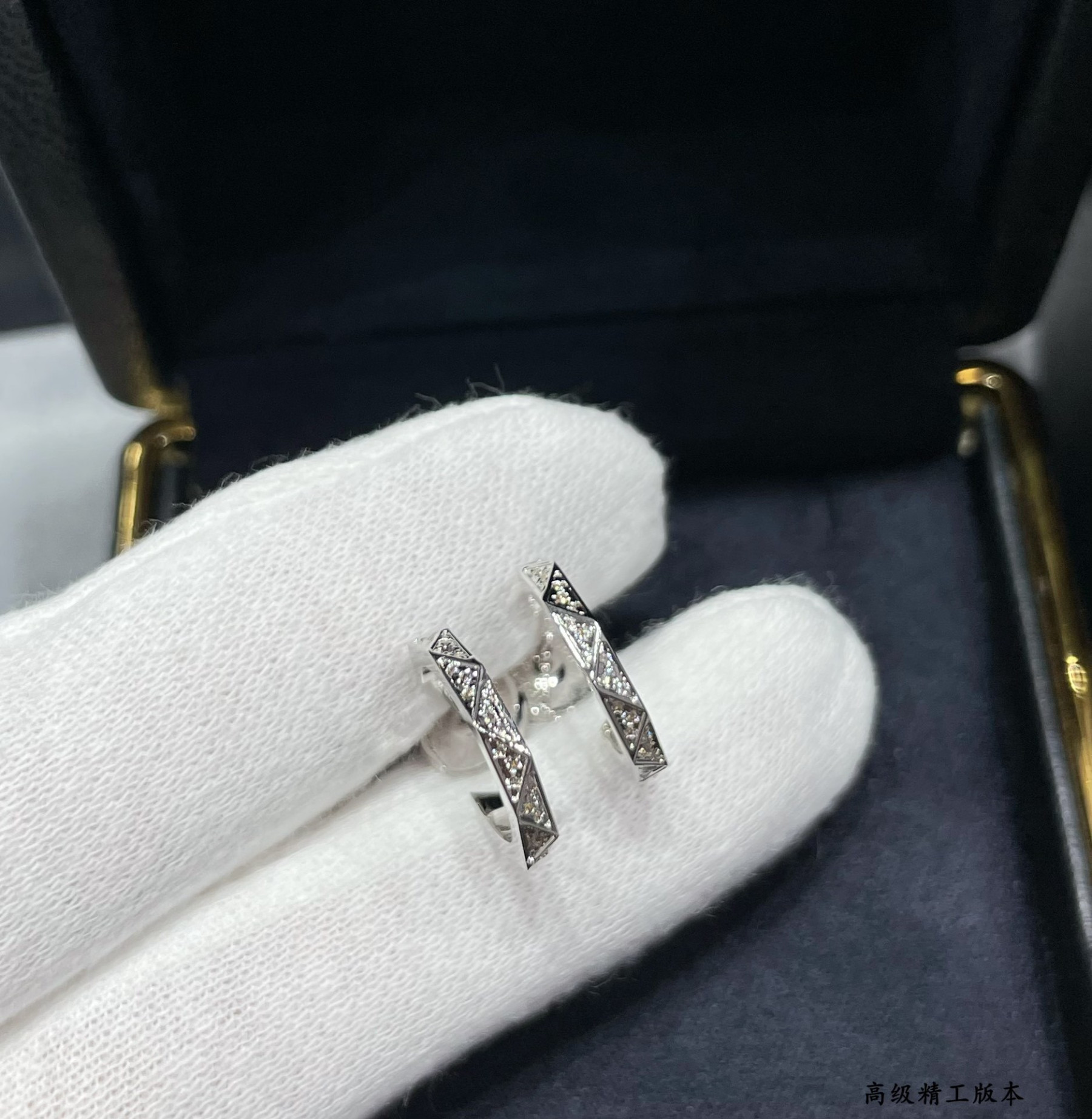 Graff D1am0nd-encrusted Rhombus Earrings