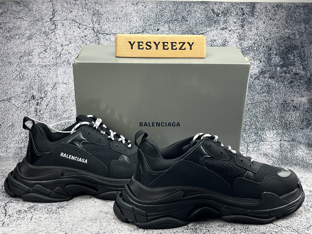UA TRIPLE S SNEAKER SILVER BLACK