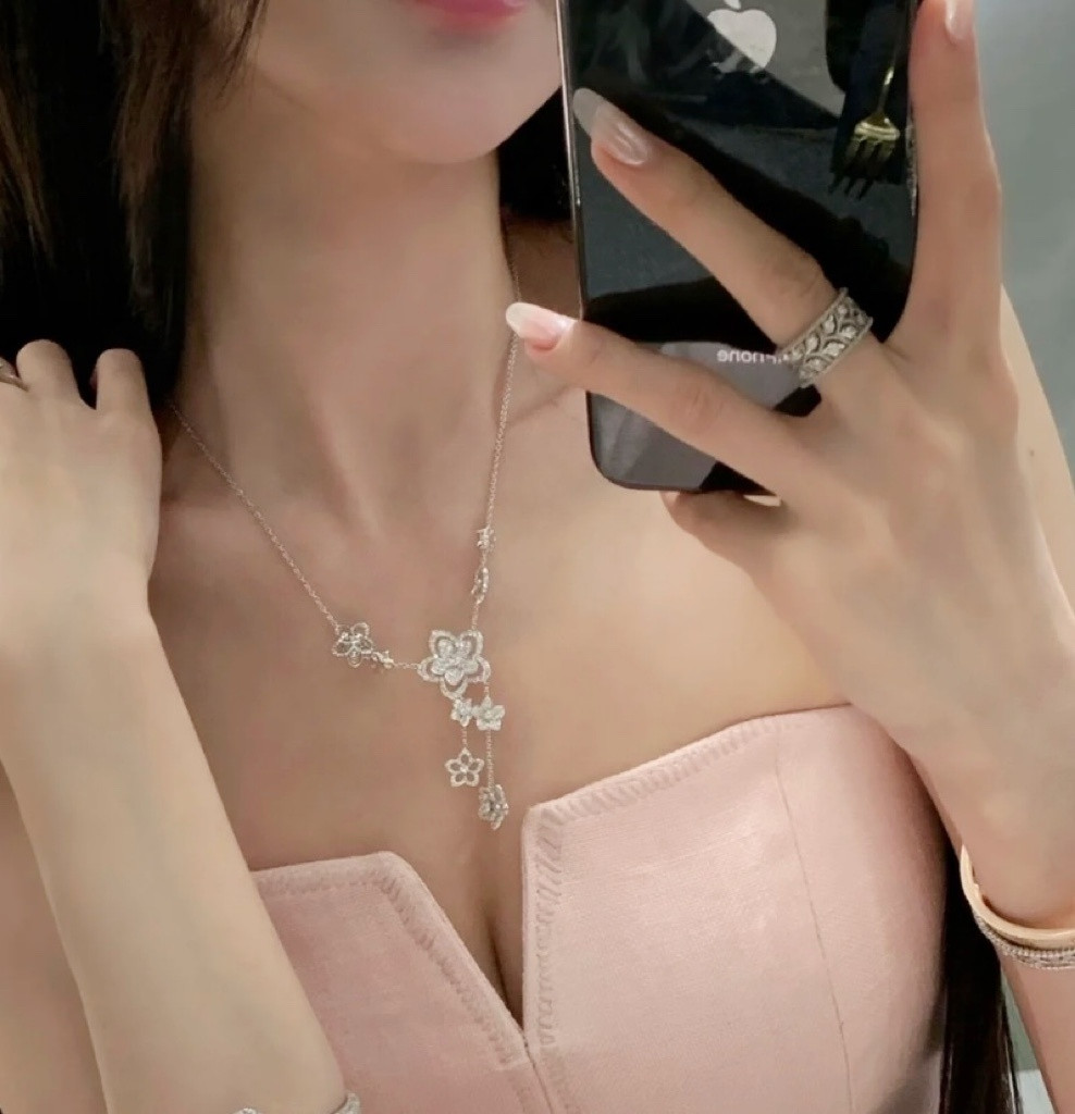 Graff Wild Flower D1am0nd Drop Necklace