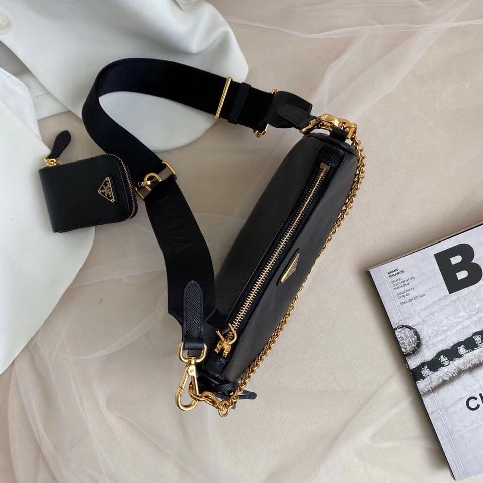 Pra*a HOBO IN LEATHER